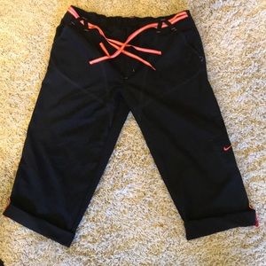 L(12-14) Nike workout/ Zumba capris